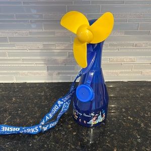 Disney World Parks Disneyland Blue Plastic Spritzer Mister  Battery Operated Fan